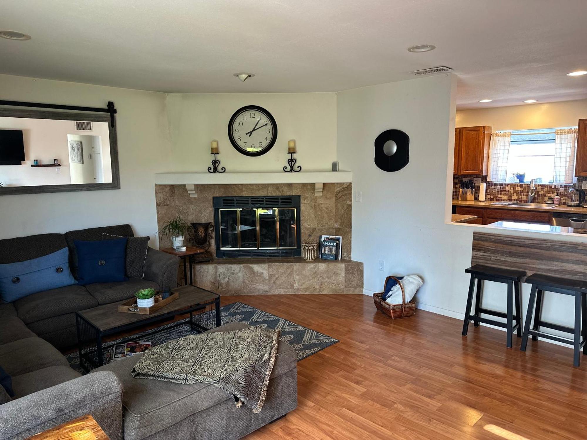 Coast, Mountain & Country Simi Valley